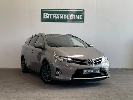 Toyota Auris D-4D T2+ Touring Sports