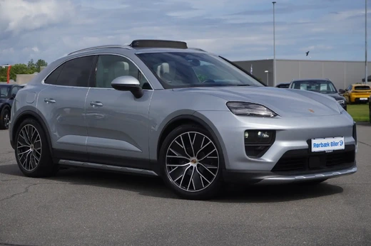 Porsche Macan 4