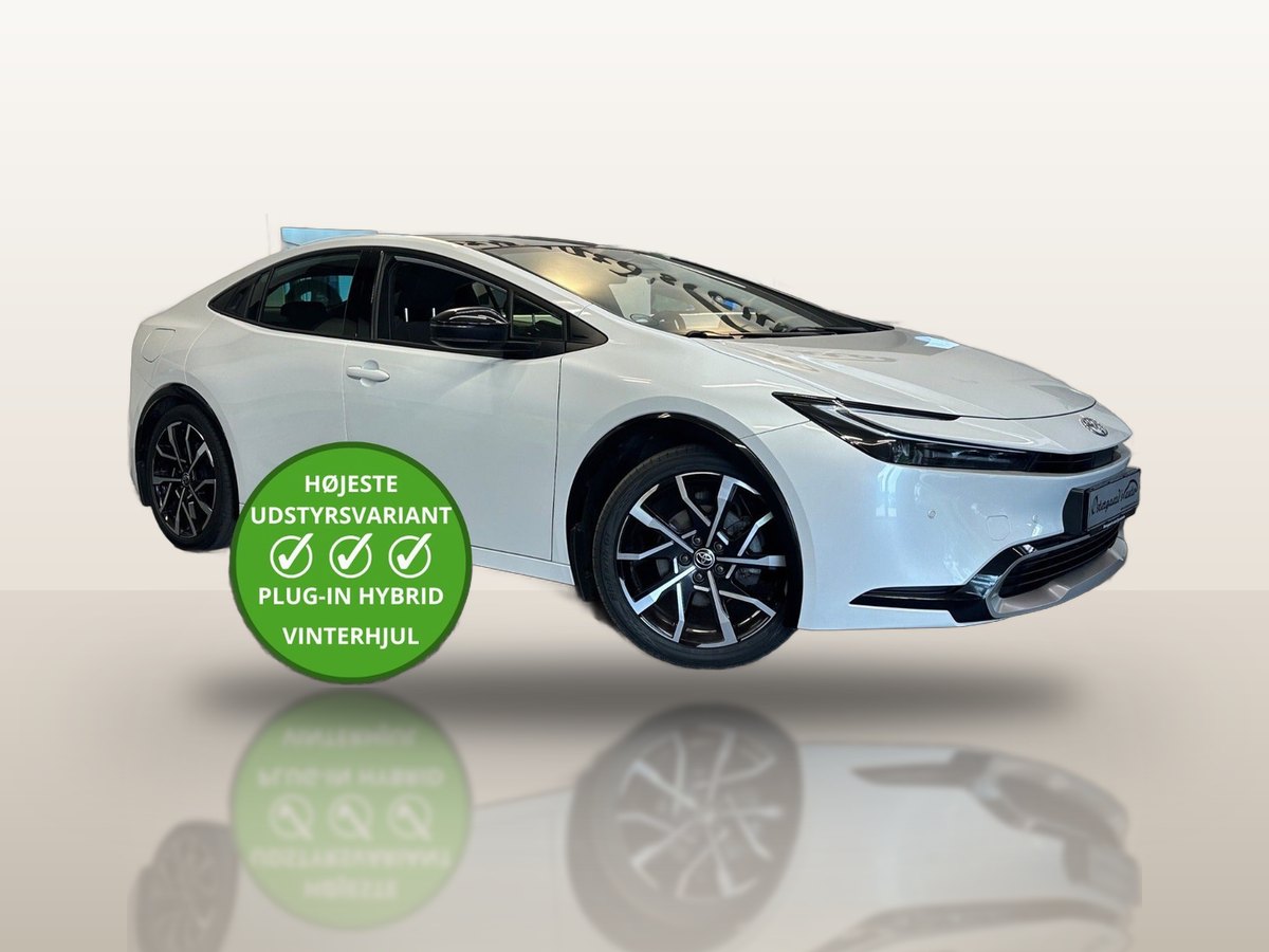 Toyota Prius Plug-in Hybrid Elegant | CarPeople